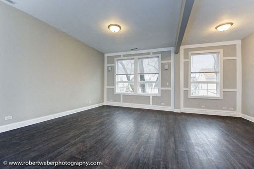 1344 West Barry #2F Living Room Photo - 1344 W. Barry Ave.