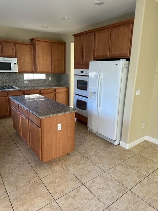 Photo - Beautiful 4 bedroom home In Paseos Summerlin - minutes from DT Summerlin and Red Rock Canyon!!