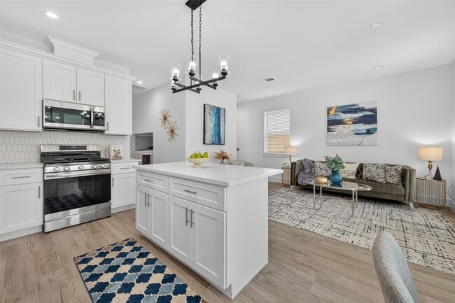 Photo - 5027 Willow Glen Dr Unit B