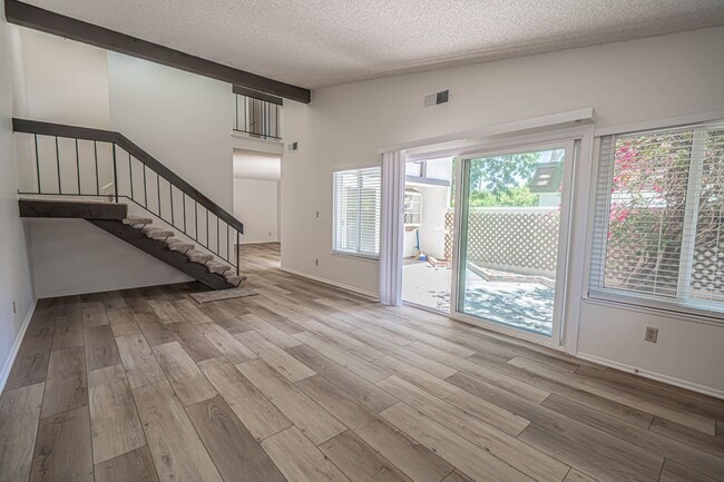 Photo - Beautiful 3-Bedroom Condo in Chatsworth! Unidad 8