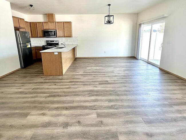 4412 Alpine Way