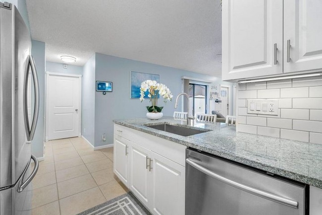 Photo - 1106 Hyacinth Pl