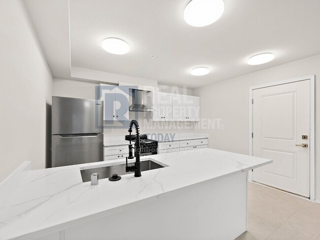 Photo - The One Apt - 7843 (Silver) Unit A101