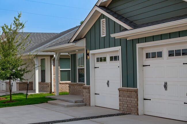 Building Photo - Chisholm Pointe and Summit Ridge Rental
