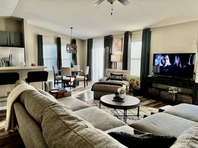 Photo - 1837 English Oak Dr