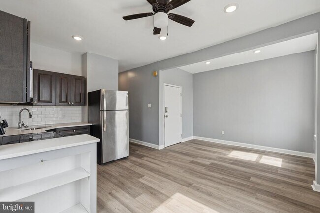 Photo - 21 E Price St Unit 2B