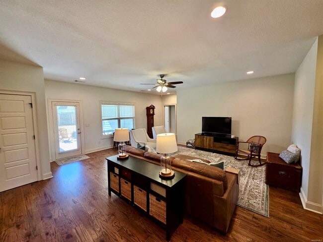 Photo - 37 Emerald Dr