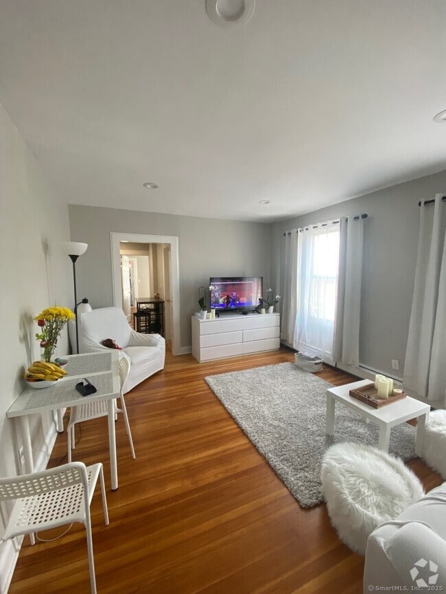 Building Photo - 221 Park Rd Unit 2W Rental