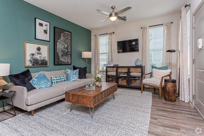 2 BR, 2 BA - 1170 SF