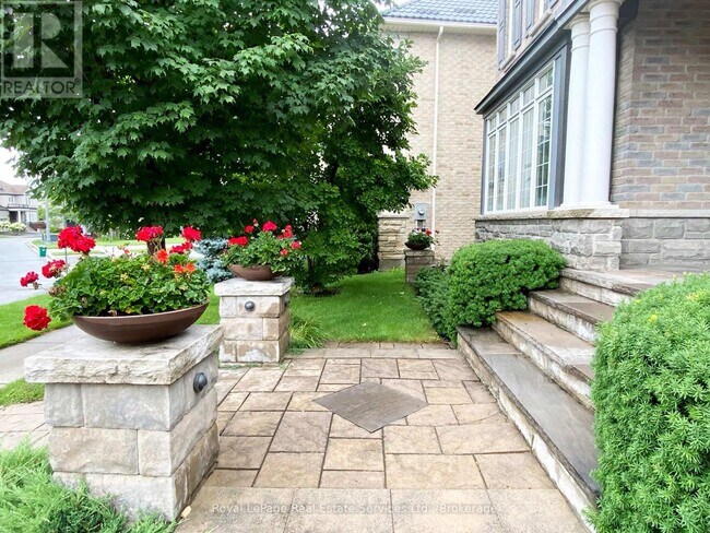 Photo - 3385 Liptay Ave