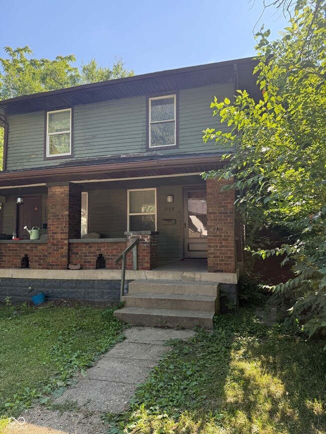 Building Photo - 3709 N Kenwood Ave Rental