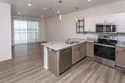 2BR, 2BA - 977SF