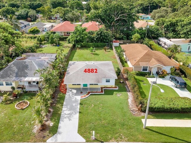 Photo - 4882 Jefferson Rd