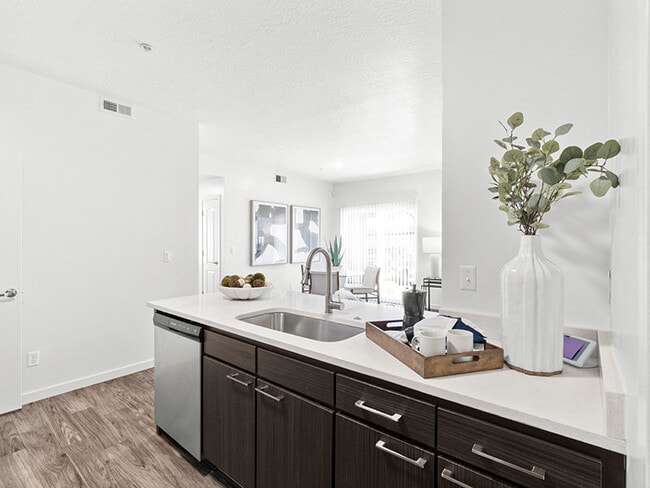 Quartz Countertops - Wilshire Place