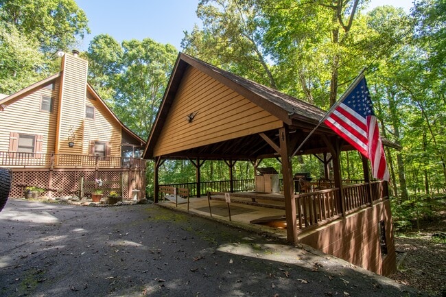 Photo - 328 Sharp Top Cir