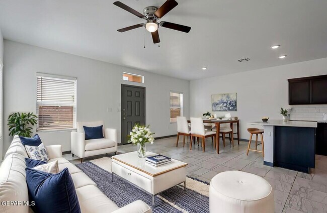 Photo - 4572 Mark Avizo