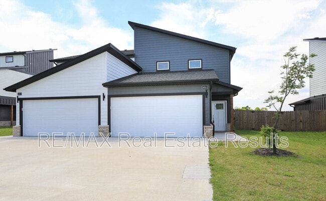 Building Photo - 1401 SW Poigai Wy Unit 1