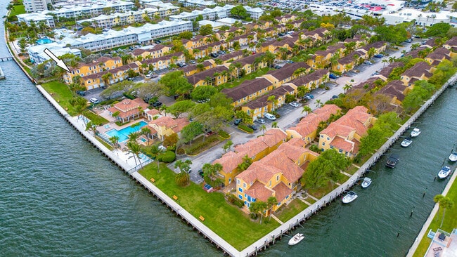 Photo - 1060 Lake Shore Dr Unit 201