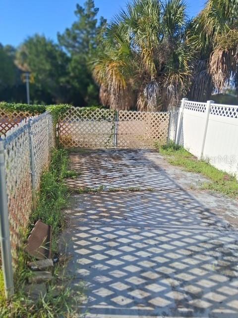 Photo - 8758 Hemlock Ln