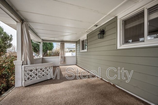 Photo - 903 W 15th St