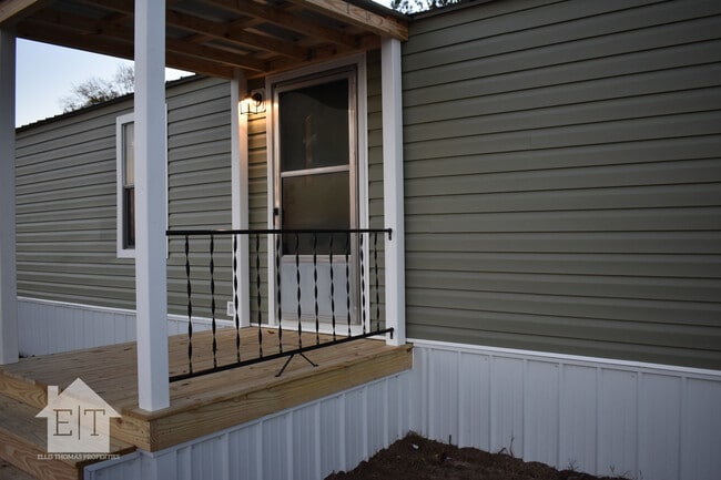 Photo - 46 Rolandale Ln
