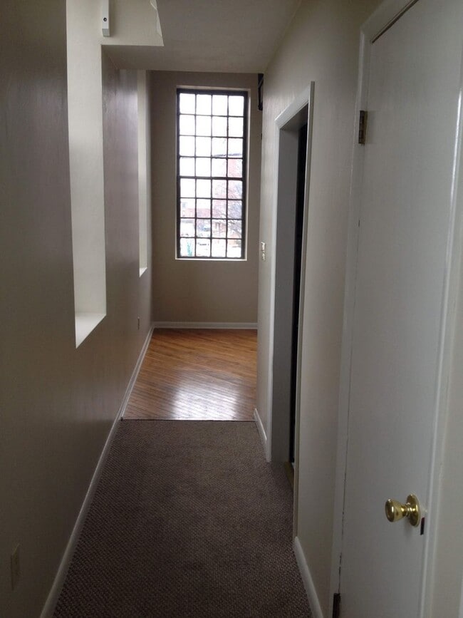 Building Photo - 234 W Clarke Ave Unit Apt. 1