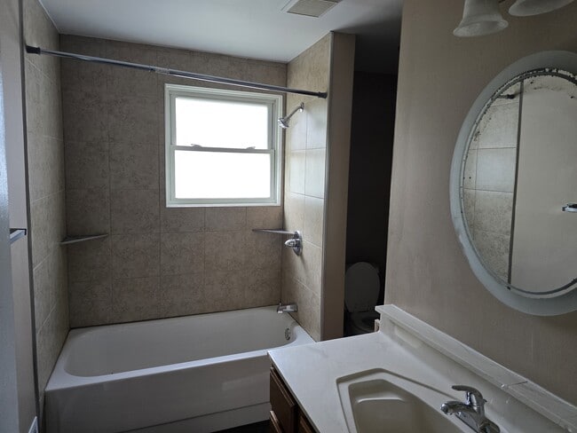 128 S Christine Cir