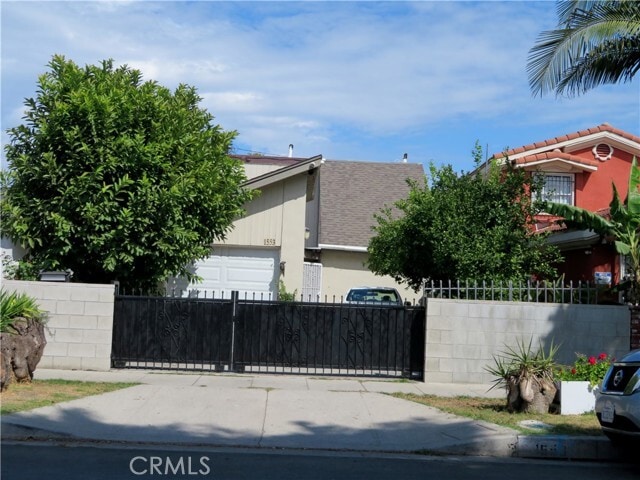 Building Photo - 1553 W 59th Pl Rental