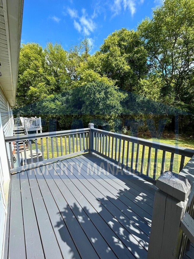 ***131 Brooke Lane NE