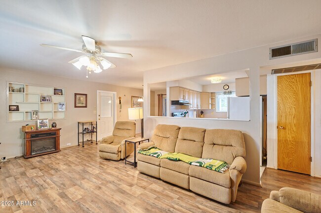 Photo - 5410 E University Dr