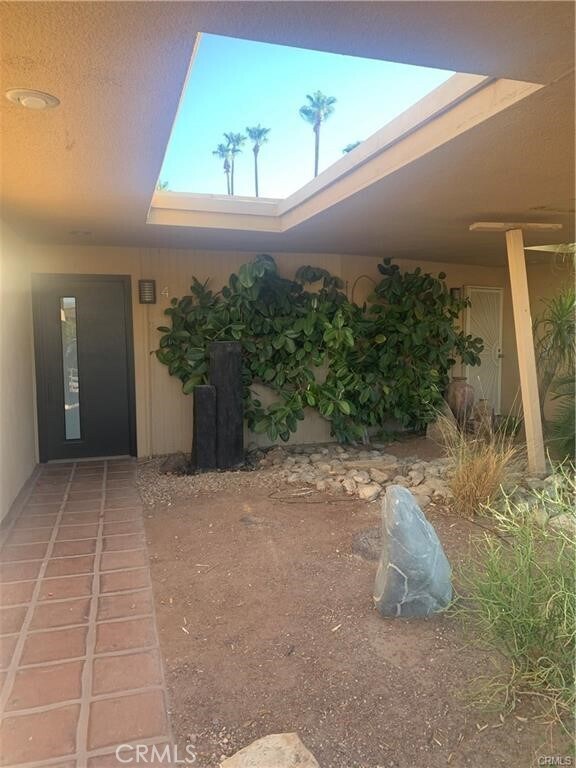 Photo - 42425 Adams St