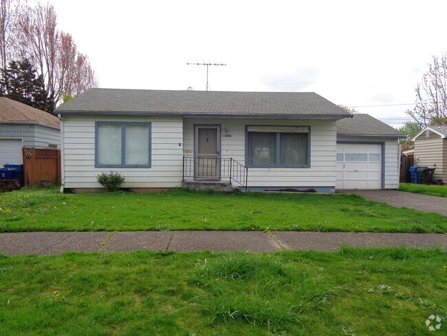 Building Photo - 1945 23rd St NE Rental