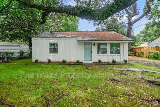 Building Photo - 3120 Matipan Ave Rental