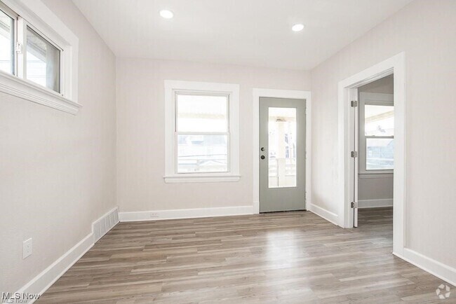 Building Photo - 3436 W 91st St Rental