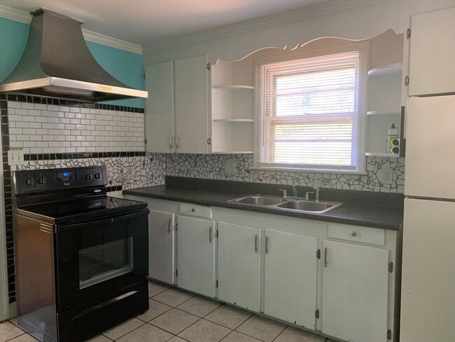 Photo - One Story House off Fort Avenue