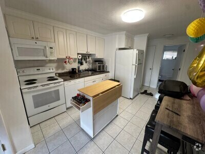 Building Photo - 22 Westford St Unit #2 Rental