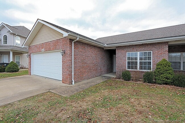 2850/2852 Larkspur