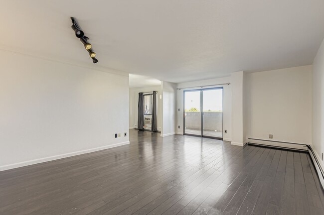 Sala de estar - 7420 E Quincy Ave Unidad Quincy