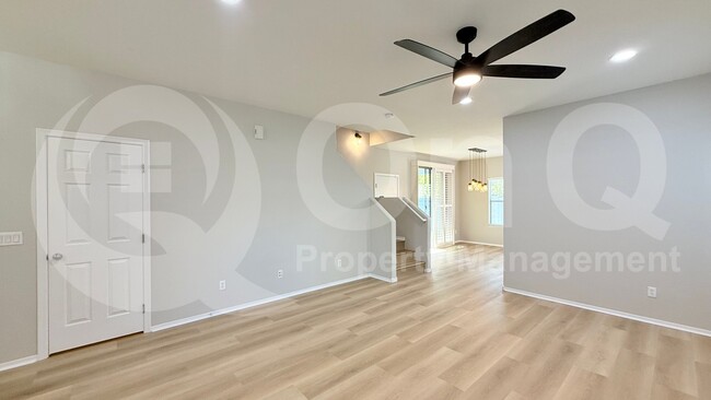 Photo - 1184 E Boston St