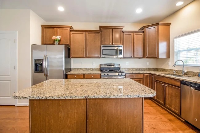 Photo - 7932 Pettigrew St