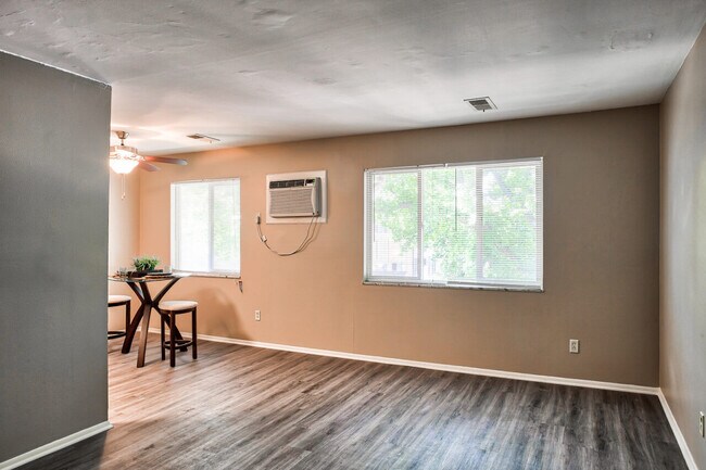 Photo - Continental Terrace