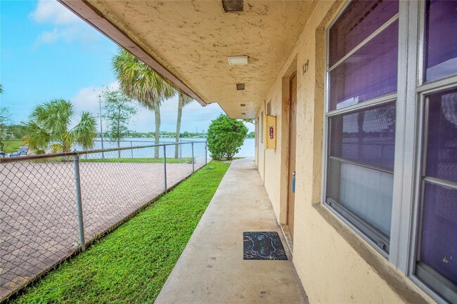 Photo - 416 Lakeside Dr