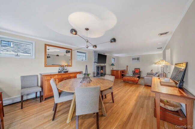 Photo - 105 Vermont St Unit Upper