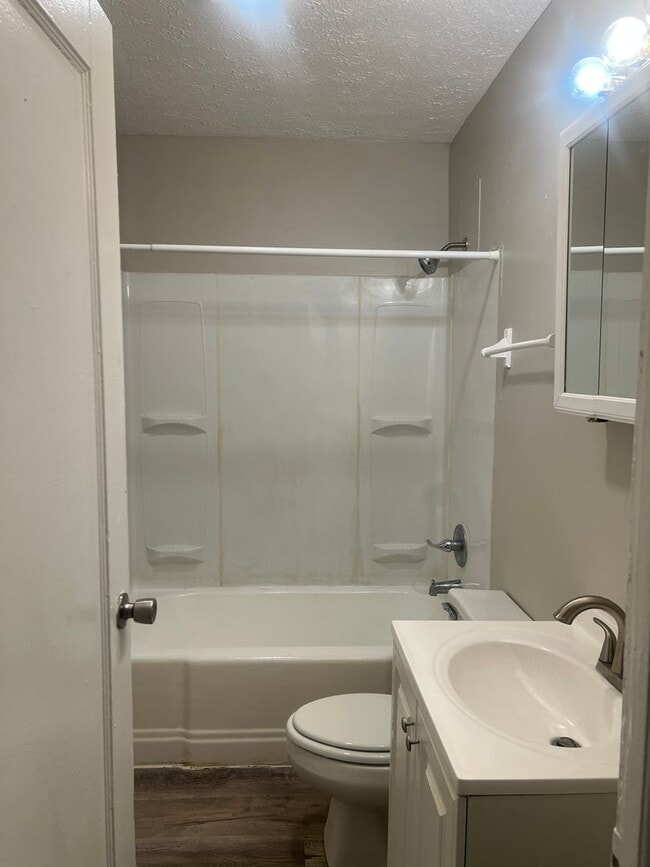 Photo - 1464 W 32nd St Unit 1464 W 32nd St