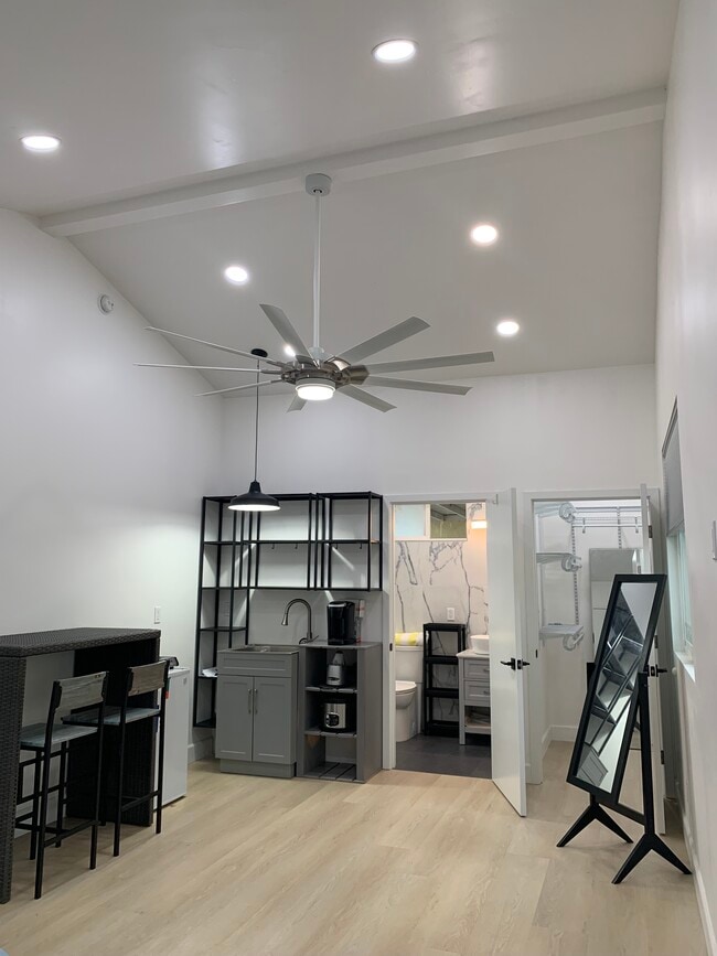 17351 Bullock St Apartments Unit STUDIO GUESTHOUSE Encino, CA