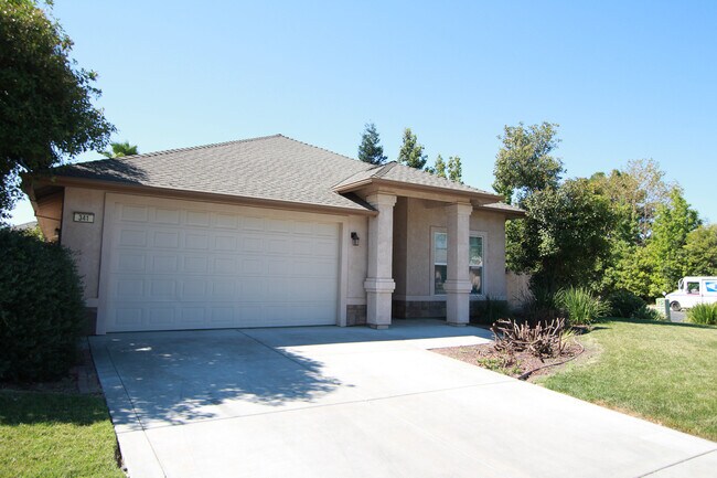 Modern 3 Bedroom, 2 Bath Home in Orland - Modern 3 Bedroom, 2 Bath Home in Orland