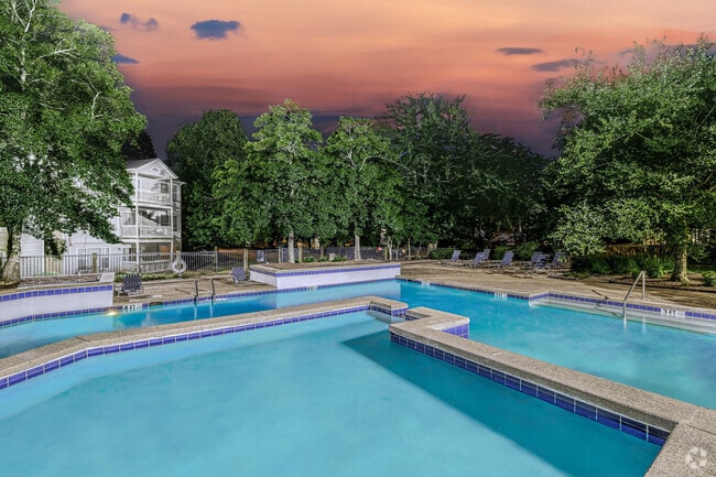 Building Photo - Trinity Lakes Rental