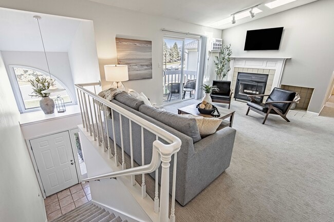 Foxcroft Apartments Living Room