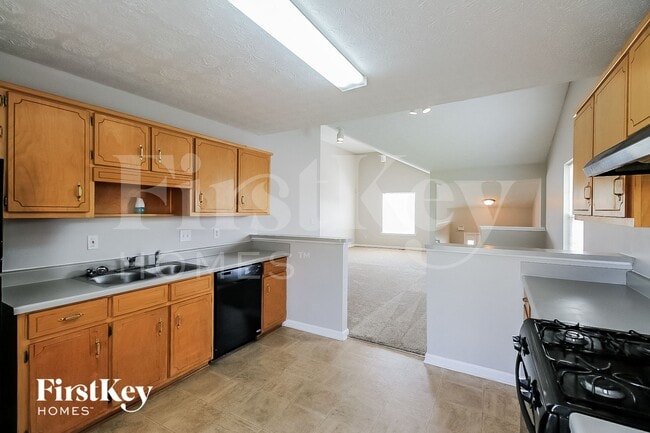 Photo - 8153 Mountain Pass