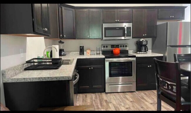 Photo - 21 Walnut Grv Ave